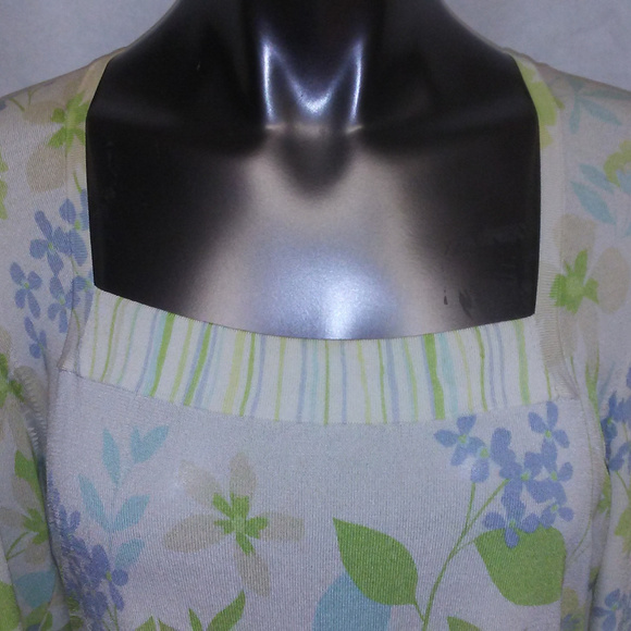 SOLD  L top Blues Greens Tans on White - Picture 7 of 7